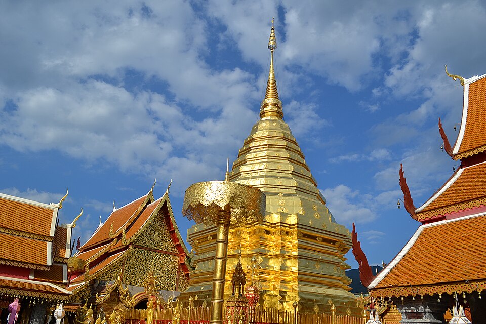 รูปถ่ายของ วัดพระธาตุดอยสุเทพ — วัด-สิ่งศักดิ์สิทธิ์ ในเชียงใหม่ ถ่ายโดย ผู้สร้างสรรค์ผลงาน/ส่งข้อมูลเก็บในคลังข้อมูลเสรีวิกิมีเดียคอมมอนส์ - เทวประภาส มากคล้าย · Photograph of wat Phrathat Doi Suthep Racha Worawihan, Wats & Sacred Places in Chiang Mai, by ผู้สร้างสรรค์ผลงาน/ส่งข้อมูลเก็บในคลังข้อมูลเสรีวิกิมีเดียคอมมอนส์ - เทวประภาส มากคล้าย