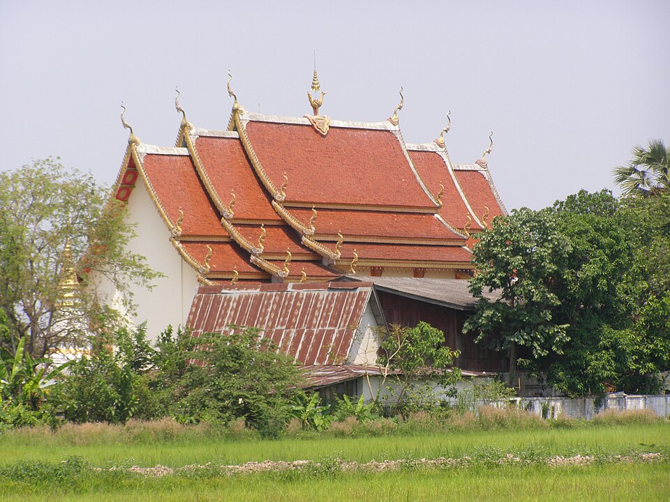 รูปถ่ายของ วัดศรีบุญยืน — วัด-สิ่งศักดิ์สิทธิ์ ในเชียงราย ถ่ายโดย CHAMRAT CHAROENKHET · Photograph of Seboonyuan Temple, Wats & Sacred Places in Chiang Rai, by CHAMRAT CHAROENKHET