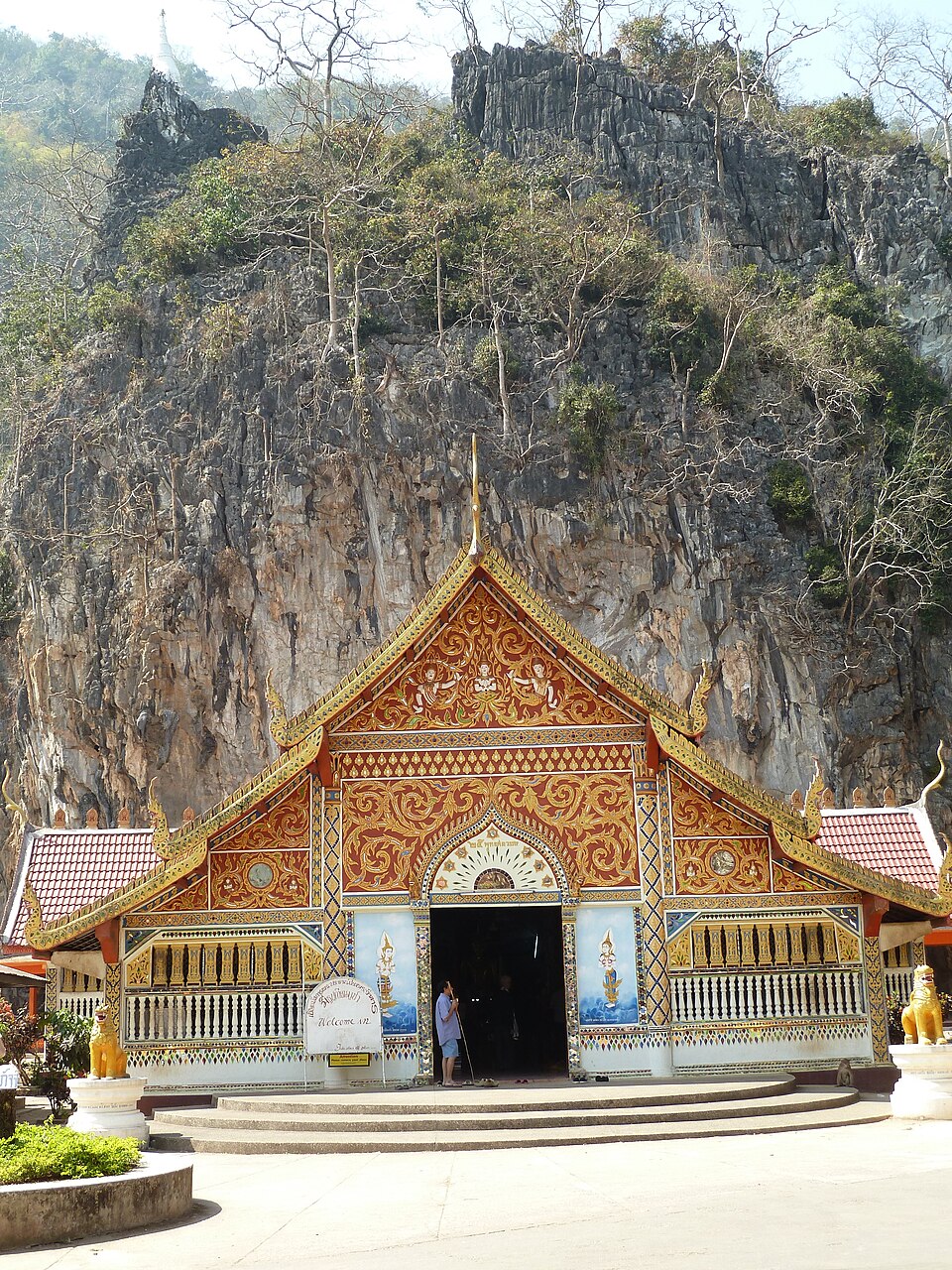รูปถ่ายของ วัดถ้ำปลา — วัด-สิ่งศักดิ์สิทธิ์ ในเชียงราย ถ่ายโดย Deror Avi · Photograph of Wat Than Pla, Wats & Sacred Places in Chiang Rai, by Deror Avi