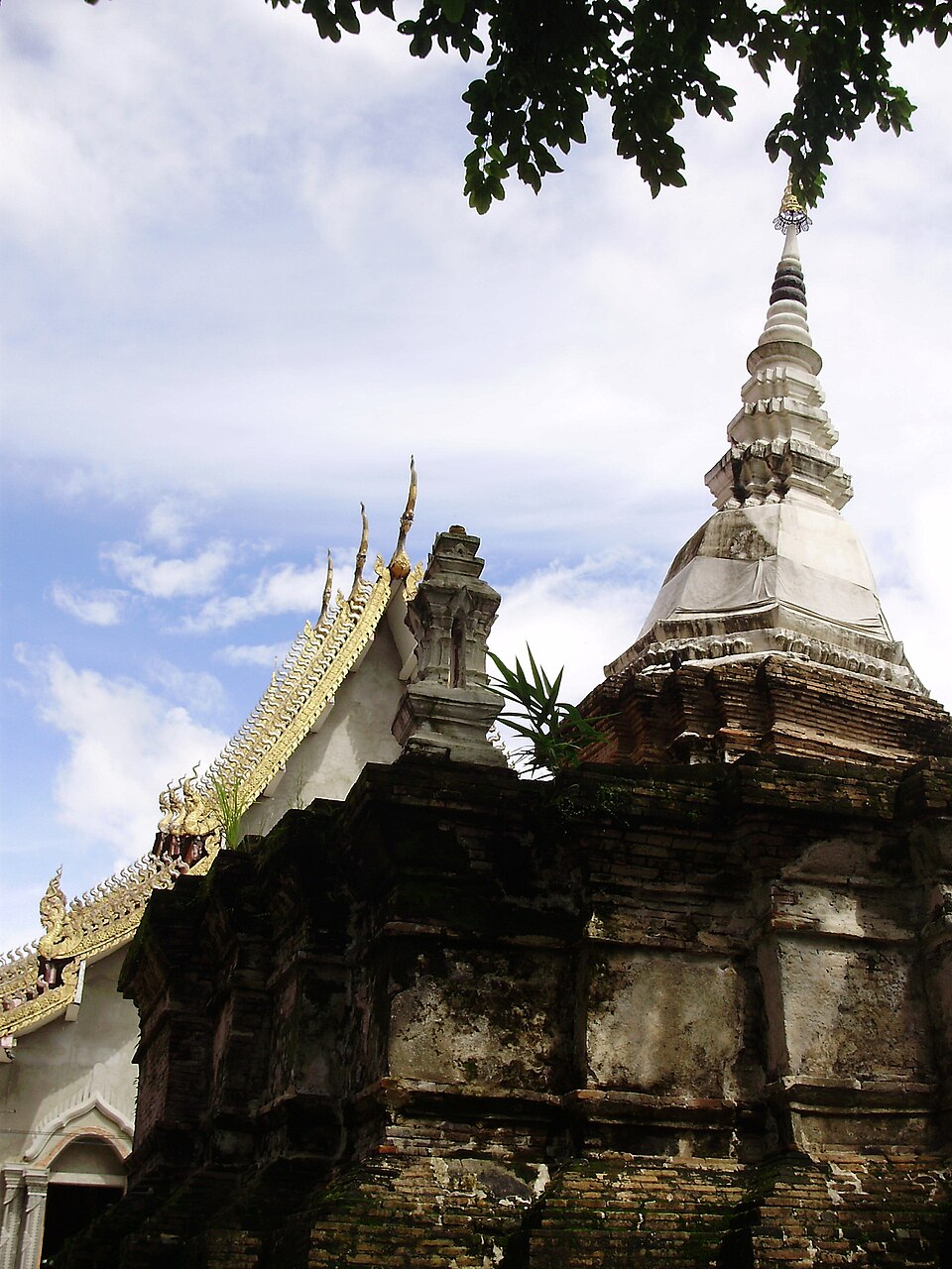 รูปถ่ายของ Wat Phra Chao Lan Thong — วัด-สิ่งศักดิ์สิทธิ์ ในเชียงราย ถ่ายโดย Sarawut VRW · Photograph of Wat Phra Chao Lan Thong, Wats & Sacred Places in Chiang Rai, by Sarawut VRW